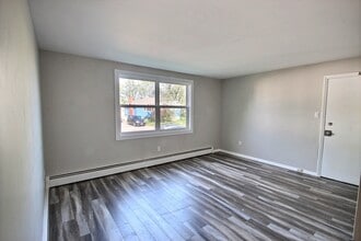 71 8 St in Moncton, NB - Building Photo - Building Photo