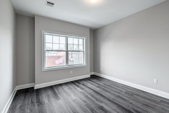 941-945 Main St in Paterson, NJ - Building Photo - Interior Photo