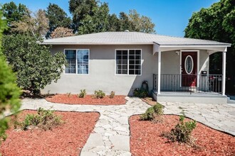 5918 Cedros Ave in Los Angeles, CA - Building Photo - Building Photo