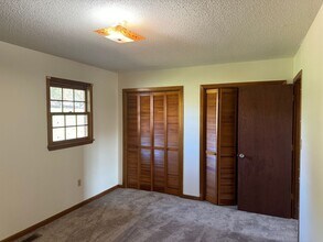 120 Oakcrest Cir in Bristol, VA - Foto de edificio - Building Photo