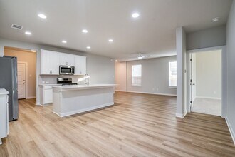 96 Bent Trl Ln in Andice, TX - Building Photo - Building Photo