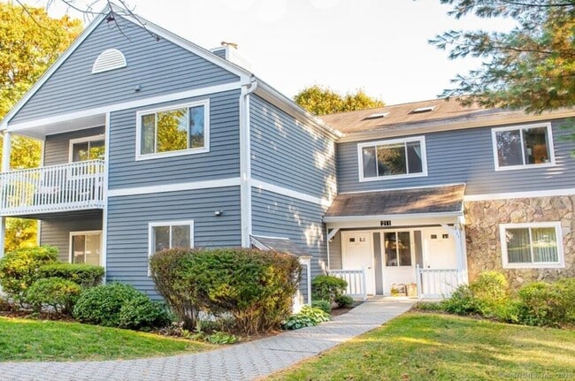 211 Windgate Cir in Monroe, CT - Building Photo - Building Photo