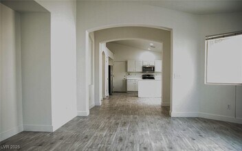 3438 Blue Ash Ln in Las Vegas, NV - Building Photo - Building Photo