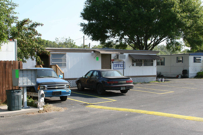 Glenwood Mobile Home Park in Tampa, FL - Building Photo - Building Photo