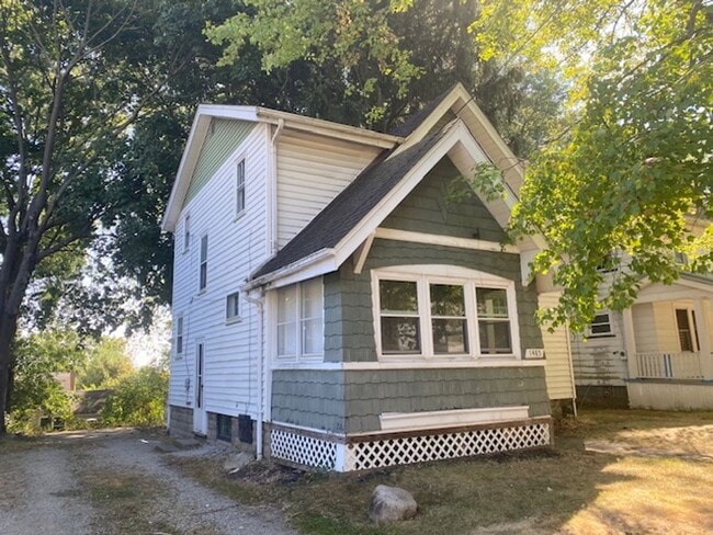 1485 Rockaway St in Akron, OH - Building Photo - Building Photo