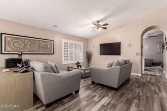 7720 W Julie Dr in Glendale, AZ - Building Photo - Building Photo