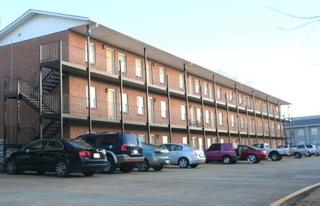 Peachtree Apartments in Auburn, AL - Foto de edificio - Building Photo