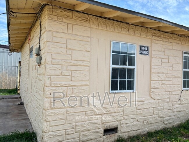 1120 33rd St in Lubbock, TX - Building Photo - Building Photo