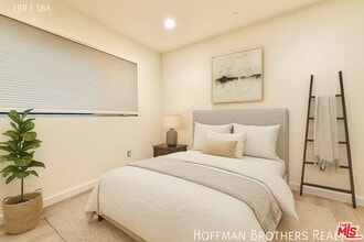 3245 Drew St in Los Angeles, CA - Building Photo - Building Photo