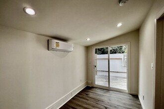 22146 Welby Way, Unit Ramesh in Woodland Hills, CA - Building Photo - Building Photo