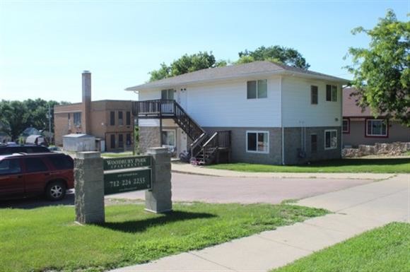 Woodbury Park in Sioux City, IA - Building Photo