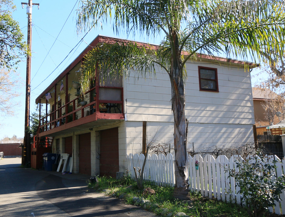 1003-1005 Leidesdorff St in Folsom, CA - Foto de edificio