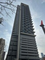 235 W Van Buren St in Chicago, IL - Building Photo
