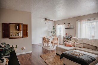 340 Moss St, Unit C-4 in Chula Vista, CA - Building Photo - Building Photo