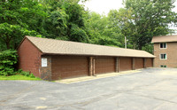 Aljer Manor in Euclid, OH - Foto de edificio - Building Photo