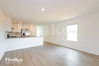 10551 McClintock Dr in Converse, TX - Building Photo - Building Photo