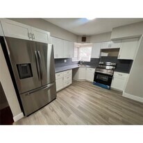 442 SE 3rd St in Hialeah, FL - Building Photo