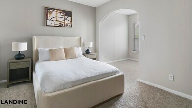 2500 Woodland Park Dr, Unit F306 in Houston, TX - Building Photo - Building Photo