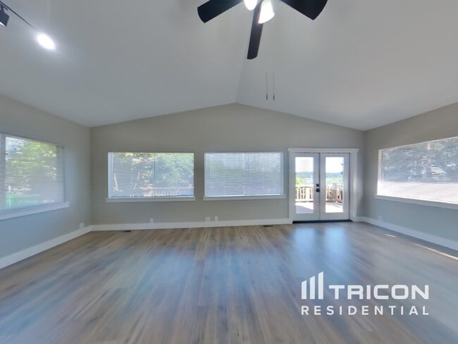5555 Madrona Ave NE in Bremerton, WA - Building Photo - Building Photo