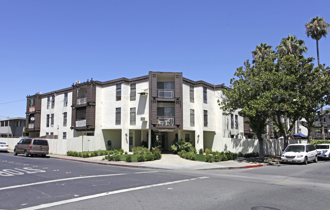 Laguna Palms in Concord, CA - Building Photo