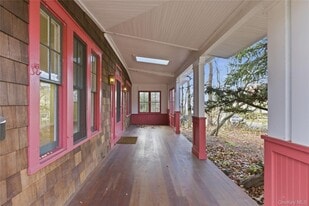 62 Van Wyck St in Croton-on-Hudson, NY - Building Photo