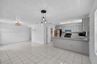 4782 NW Flagler Terrace in Miami, FL - Building Photo - Building Photo