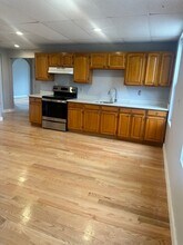 15 Simon St-Unit -15-3 in Beverly, MA - Foto de edificio - Building Photo