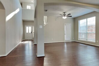 19819 Sternwood Manor Dr in Spring, TX - Foto de edificio - Building Photo