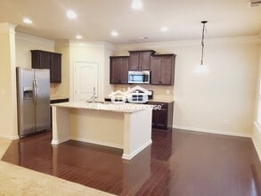 1820 Homeside Dr in Cumming, GA - Building Photo - Building Photo
