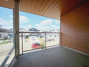 17215-17219 9 Avenue Southwest in Edmonton, AB - Building Photo - Building Photo