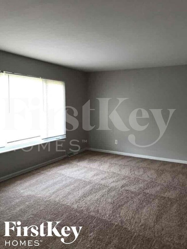 2581 E Sunset Ln in Mooresville, IN - Building Photo - Building Photo