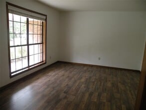 785 Bader Dr in Bellville, TX - Building Photo - Building Photo
