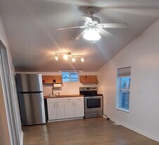 625 Columbus Ave, Unit 625-2 in Grand Haven, MI - Building Photo