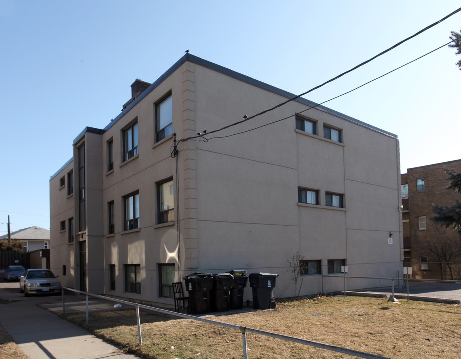 2637 Keele St in Toronto, ON - Building Photo