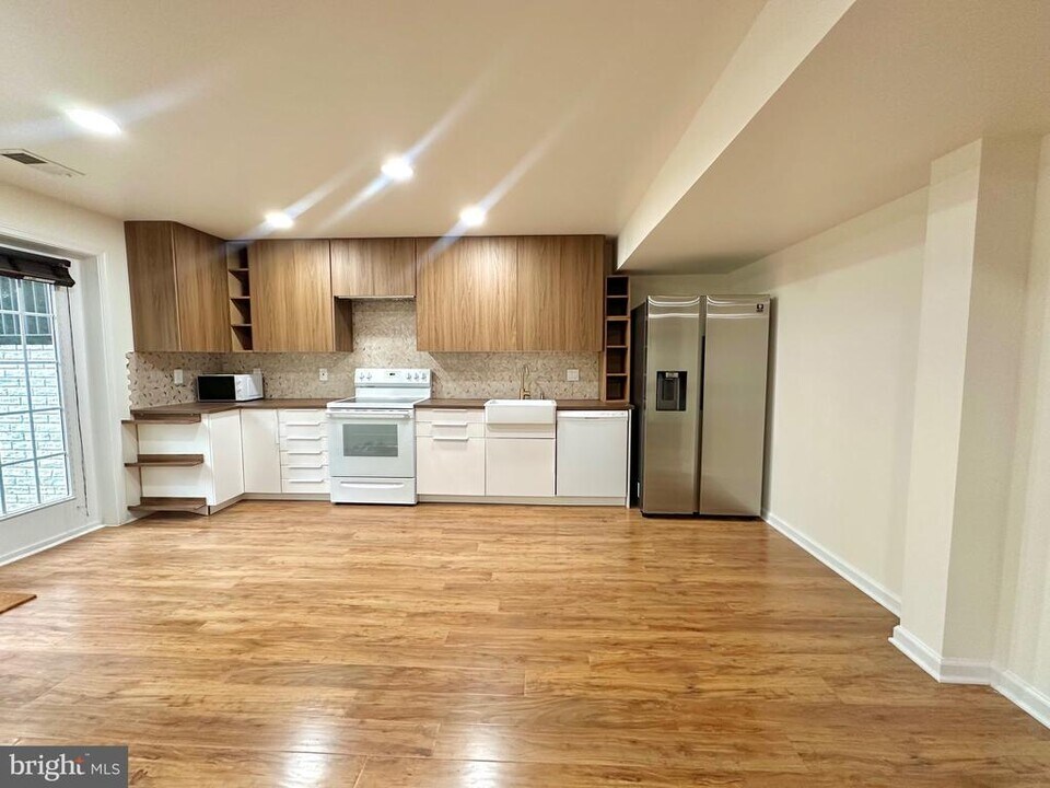 43219 Amberleigh Farm Dr in Ashburn, VA - Building Photo