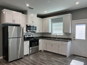 3104 W Driftwood St in Edinburg, TX - Building Photo - Building Photo