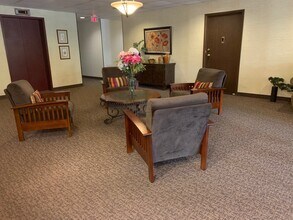 Regency Towers in Springfield, MO - Foto de edificio - Building Photo