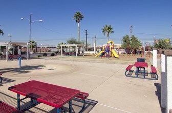 Hummingbird MHP in Avondale, AZ - Building Photo - Building Photo