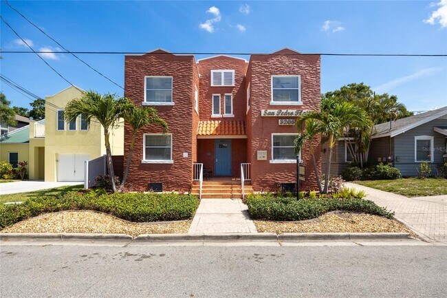 property at 3205 W San Pedro St