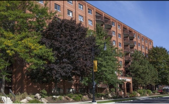 Lord Sydenham in Kingston, ON - Building Photo