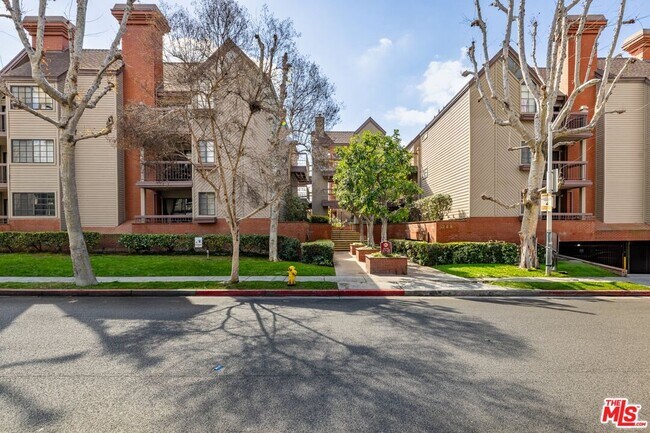 248 W Loraine St in Glendale, CA - Building Photo - Building Photo