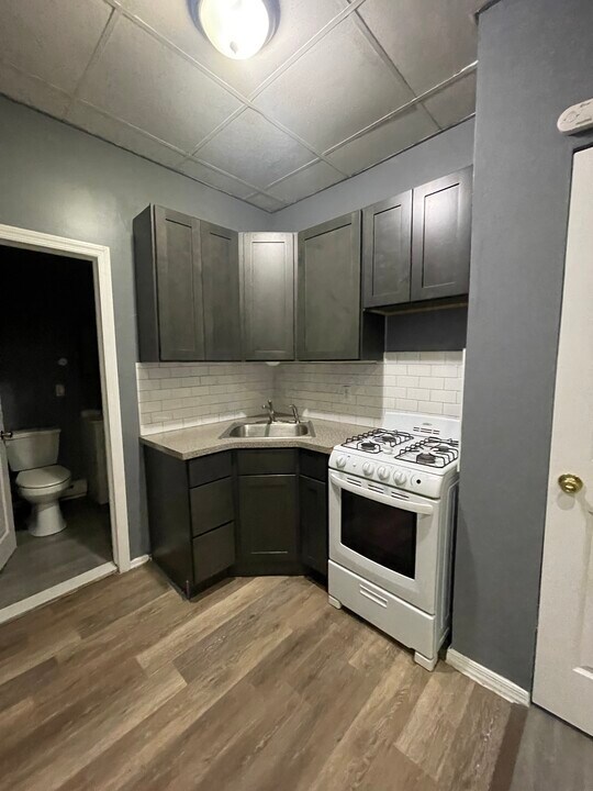 827 S 14th St, Unit 2 in Newark, NJ - Building Photo