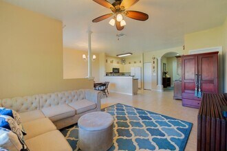 213 River Bluff Ln in Royal Palm Beach, FL - Building Photo - Building Photo