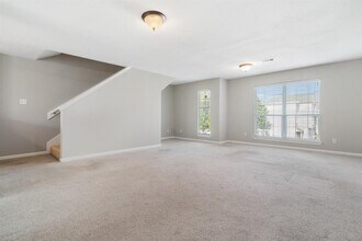 195 Binnacle Ct in Willis, TX - Building Photo - Building Photo