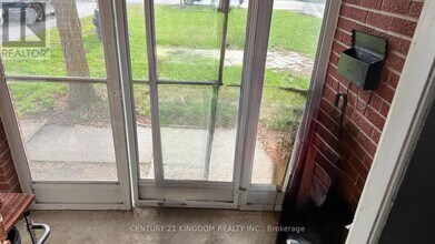 35 Homestead Rd in Toronto, ON - Building Photo - Building Photo