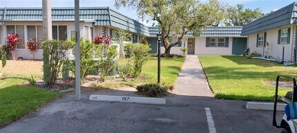 1811 Bedford Ln in Sun City Center, FL - Building Photo - Building Photo