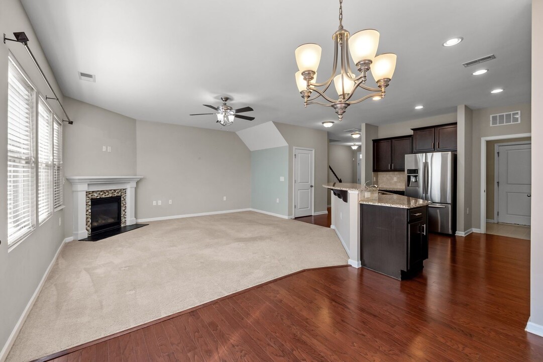 1051 Spacious Skies Ln in Durham, NC - Foto de edificio