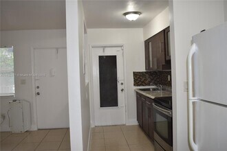 16851 NE 21st Ave in North Miami Beach, FL - Building Photo - Building Photo