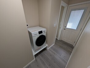 407 Holiday Dr in Belton, MO - Building Photo - Building Photo