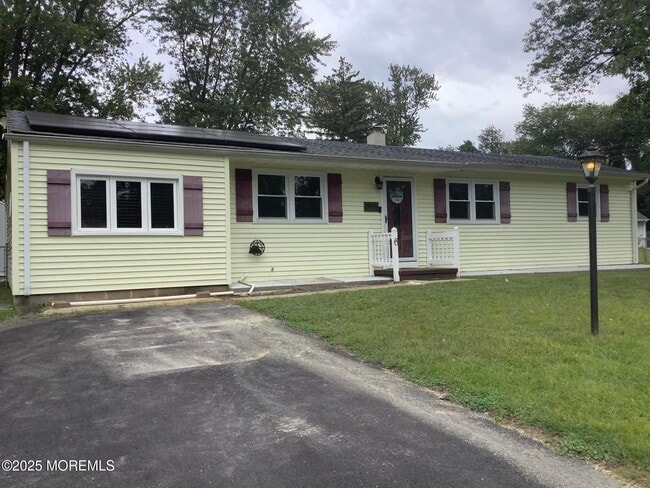 6 Redwood Rd in Howell, NJ - Building Photo - Building Photo